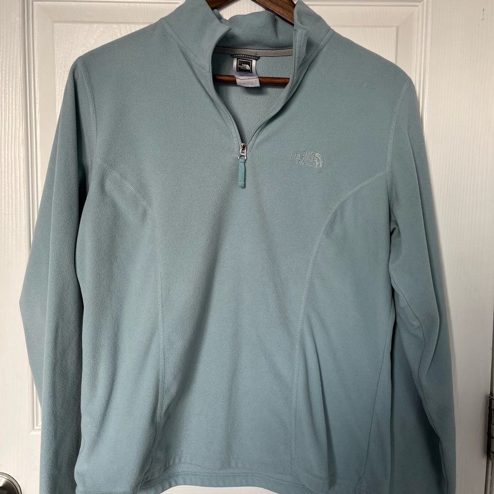 The North Face Women’s Large Fleece 1/4 Zip - light blue